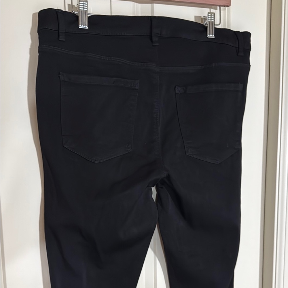 Curve Appeal Essential Black Skinny Jeans with Modern Fit - Picture 7 of 12